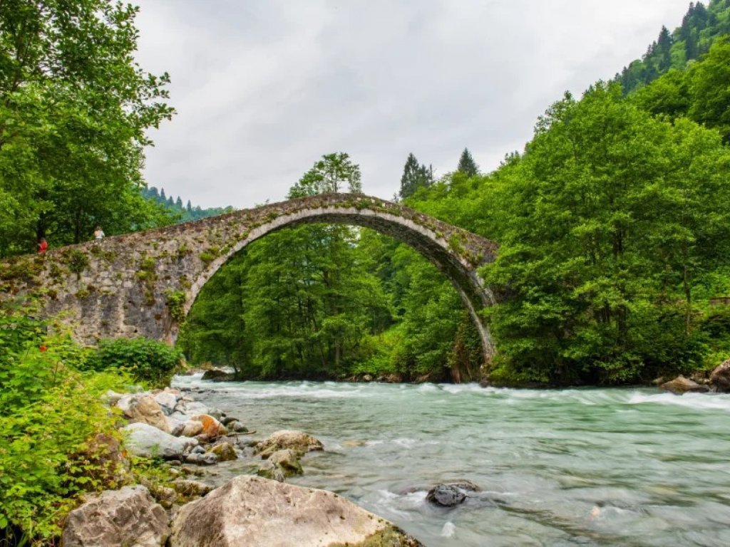 İzmir, Uşak, Afyon Çıkışlı Karadeniz Yaylalar ve Batum Turu (5 Gece)