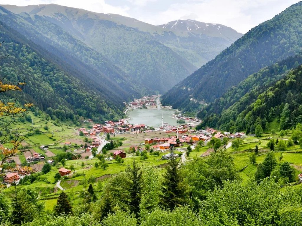 İzmir, Uşak, Afyon Çıkışlı Karadeniz Yaylalar ve Batum Turu (5 Gece)