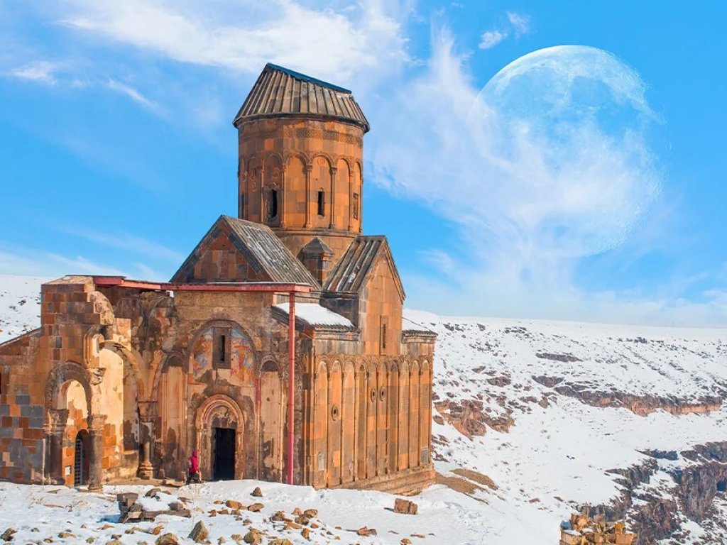 İzmir Çıkışlı Turistik Doğu Ekspresi ile Kars Turu (3 Gece - 4 Gün)