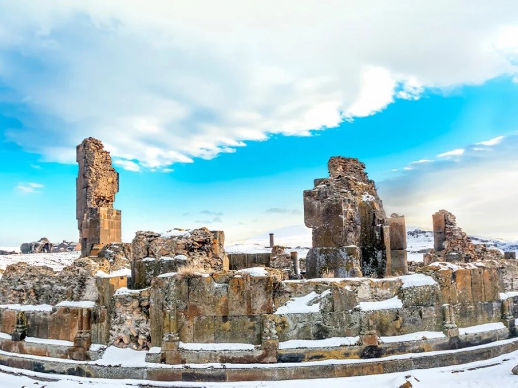 İzmir Çıkışlı Turistik Doğu Ekspresi ile Kars Turu (3 Gece - 4 Gün)