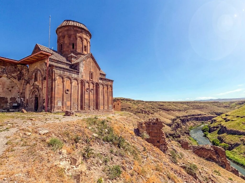 İzmir Çıkışlı Turistik Doğu Ekspresi ile Kars Turu (3 Gece - 4 Gün)