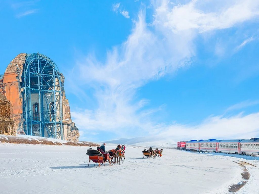 İzmir Çıkışlı Turistik Doğu Ekspresi ile Kars Turu (3 Gece - 4 Gün)