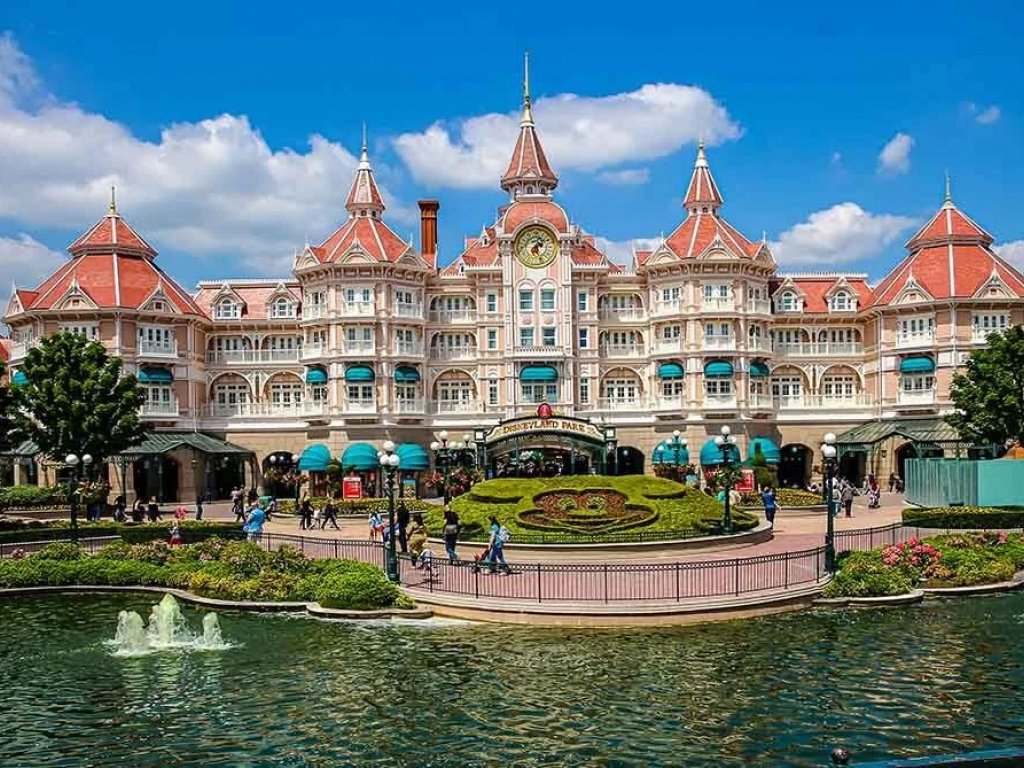 İzmir Çıkışlı Paris & Disneyland Turu (4 Gece)