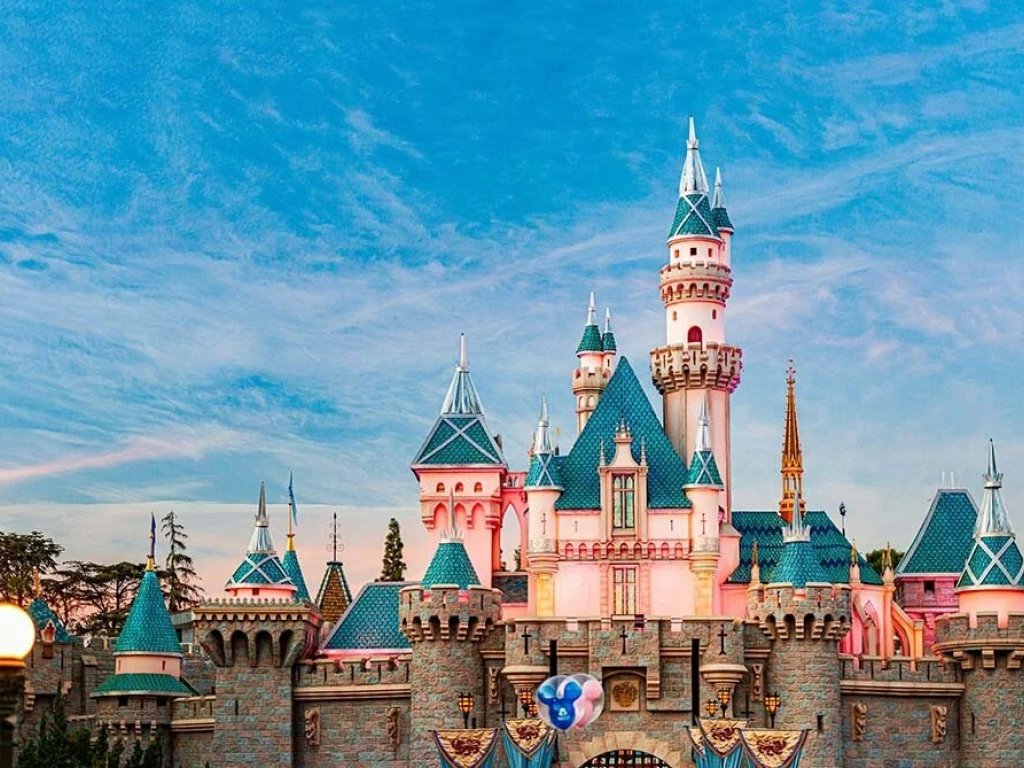 İzmir Çıkışlı Paris & Disneyland Turu (4 Gece)