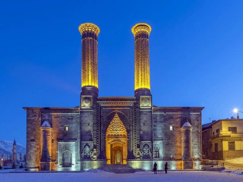 İstanbul Çıkışlı Doğunun Hazineleri Turu (5 Gece)