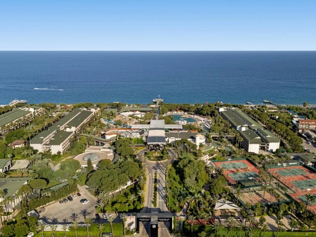Dobedan World Palace