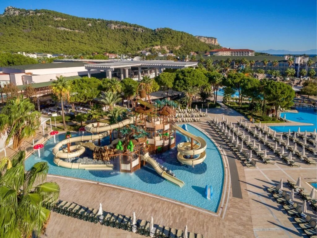 Dobedan World Palace