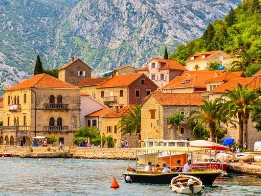 İzmir Çıkışlı Büyük Balkanlar Turu (7 Gece - 8 Gün)